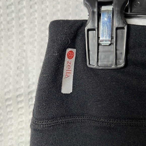 ZELLA Mid Rise Black Leggings - Size Medium - Picture 4 of 4